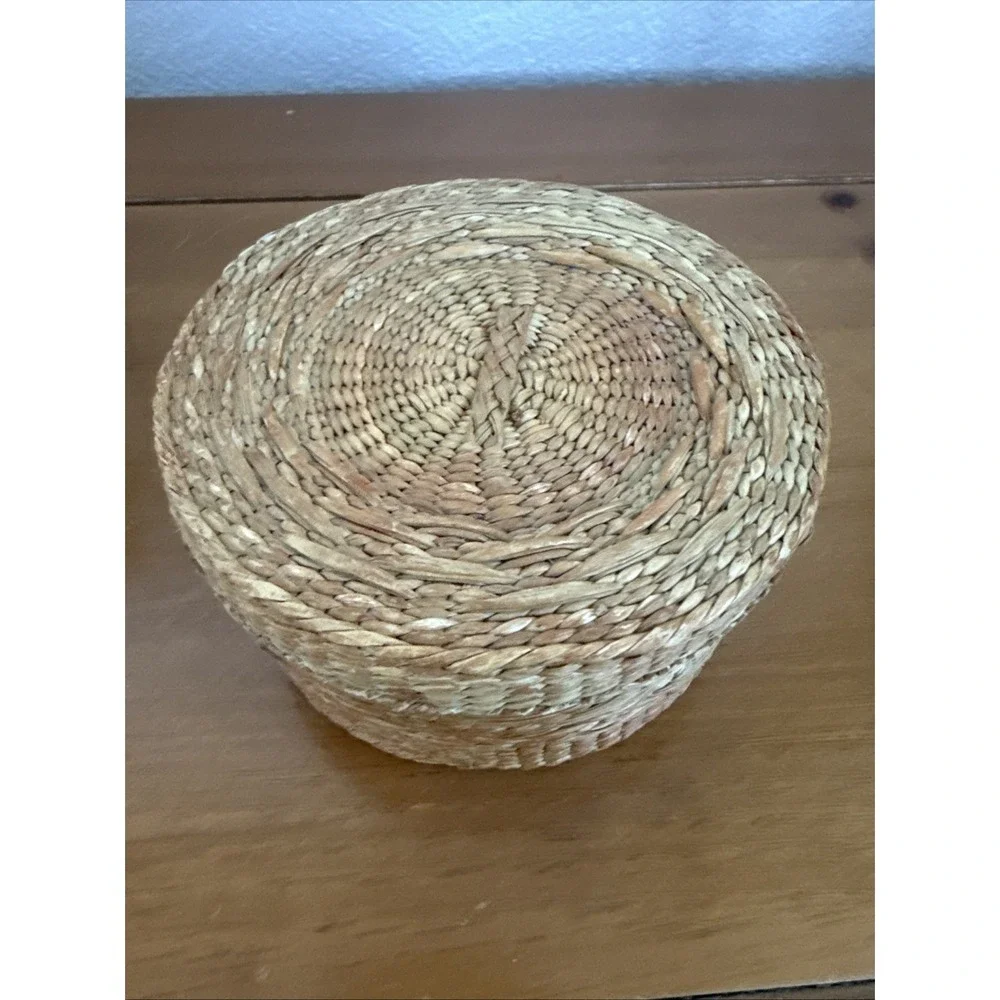Lot Of Three Vintage Mini Baskets Pine needle, Round Lidded, SW Wedding Style NM